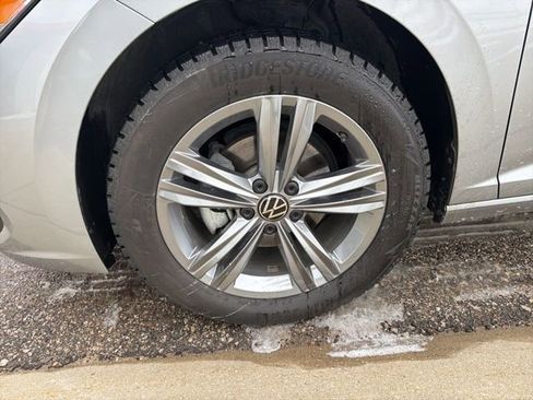 Used 2023 Volkswagen Jetta SE image 5