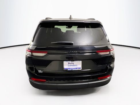 Used 2023 Jeep Grand Cherokee Altitude AWD/4WD image 6