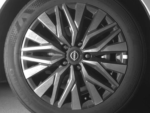 Used 2025 Nissan Altima 2.5 SV image 13