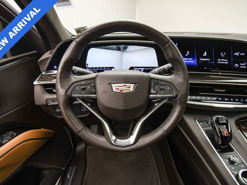 Used 2022 Cadillac Escalade ESV Premium Luxury image 16