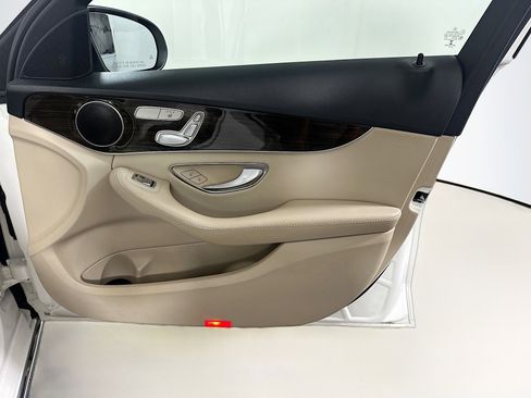 Used 2020 Mercedes-Benz C 300 Sedan image 32
