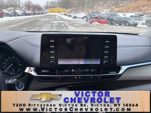 Used 2023 Toyota Sienna XLE image 18