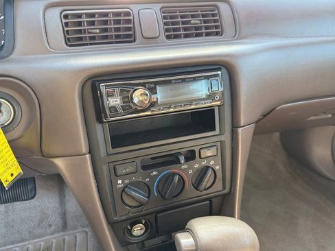 Used 1997 Toyota Camry LE image 17