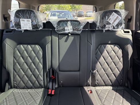 New 2025 Volkswagen Atlas SEL Premium R-Line image 34