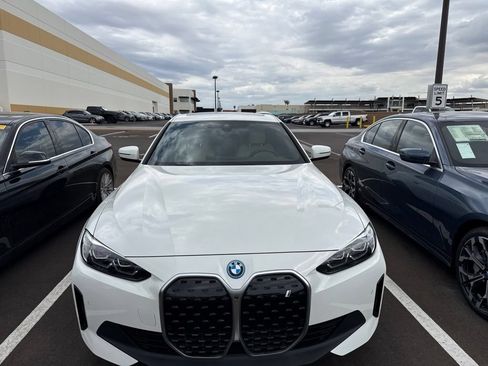 Used 2023 BMW i4 eDrive35 w/ Premium Package RWD image 2
