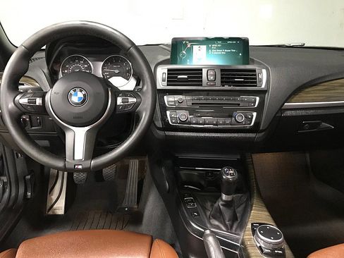 Used 2015 BMW M235i Convertible image 25