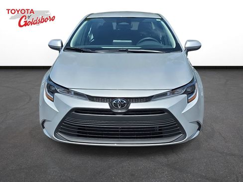 Used 2026 Toyota Corolla LE FWD image 2