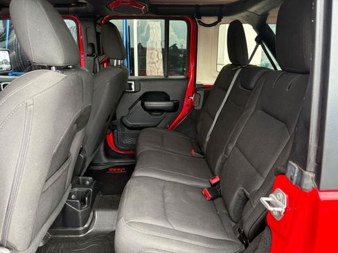 Used 2019 Jeep Wrangler Unlimited Sport S AWD/4WD image 17