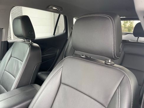 Used 2022 GMC Terrain SLT image 22