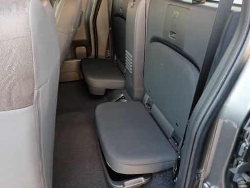 Used 2025 Nissan Frontier SV RWD image 13