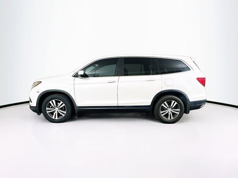 Used 2017 Honda Pilot EX image 4