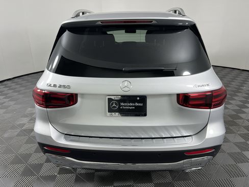 Certified 2024 Mercedes-Benz GLB 250 4MATIC image 11