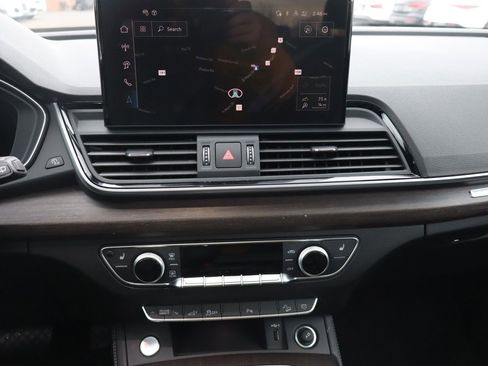 Used 2025 Audi Q5 e Premium Plus image 12