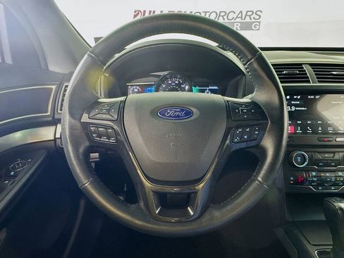 Used 2017 Ford Explorer XLT w/ Equipment Group 202A image 11
