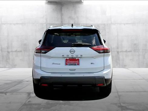 Certified 2025 Nissan Rogue SL w/ SL Premium Package FWD image 6