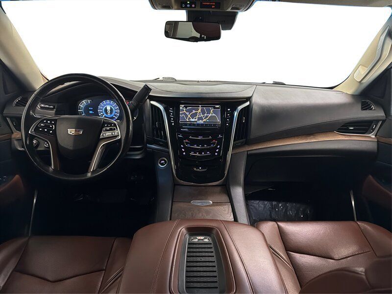 Used 2020 Cadillac Escalade ESV Premium Luxury AWD/4WD image 26