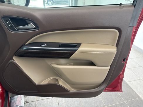 Used 2017 GMC Canyon SLT image 13