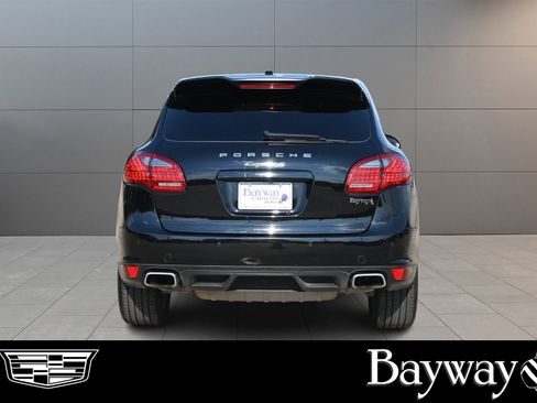 Used 2013 Porsche Cayenne S image 6