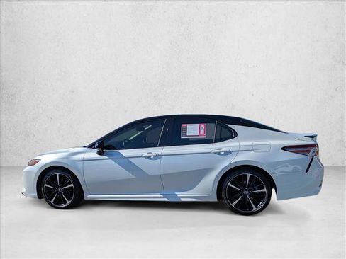 Used 2018 Toyota Camry XSE image 9