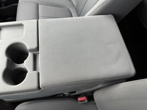 Used 2011 Ford F150 XLT w/ XLT Chrome Pkg image 13