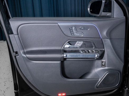 New 2025 Mercedes-Benz GLB 250 image 13