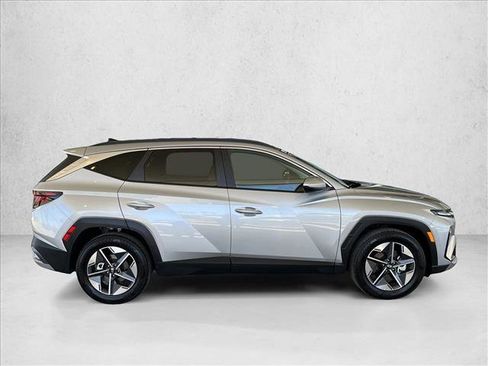 Used 2025 Hyundai Tucson SEL FWD image 4