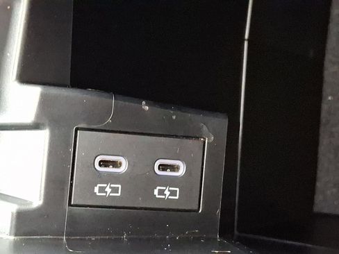 Used 2025 Toyota Sienna XSE image 26