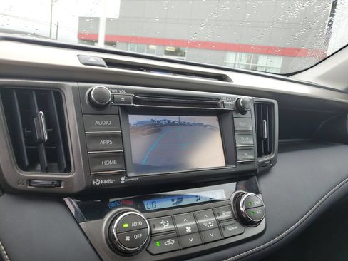 Used 2014 Toyota RAV4 XLE AWD/4WD image 26