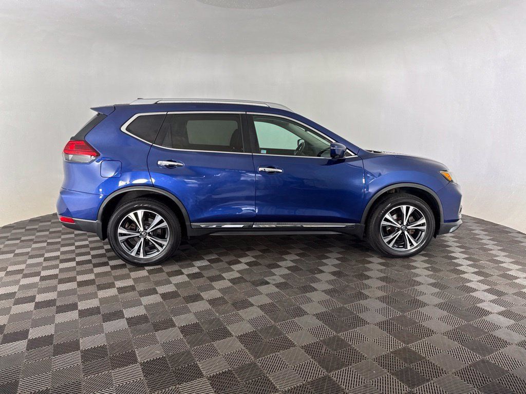 Used 2017 Nissan Rogue SL w/ SL Premium Package AWD/4WD image 4
