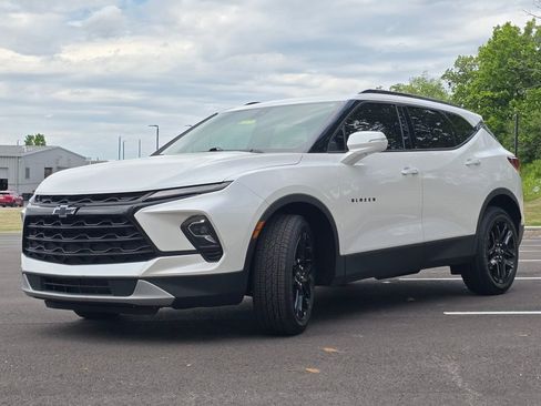Used 2023 Chevrolet Blazer LT w/ LPO, Black Grille Bar Package AWD/4WD image 19