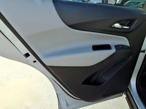 Used 2022 Chevrolet Equinox LT FWD image 14