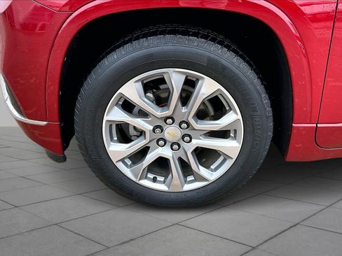 Used 2018 Chevrolet Traverse Premier w/ Driver Confidence II Package image 12