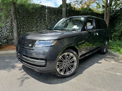 New 2025 Land Rover Range Rover SE