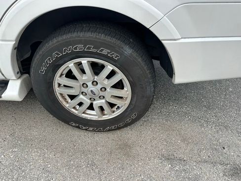 Used 2012 Ford Expedition Limited image 9