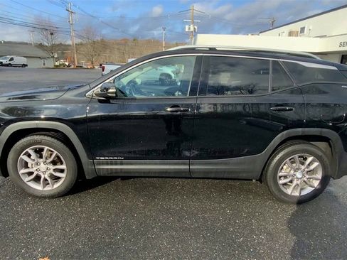 Used 2024 GMC Terrain SLT image 6