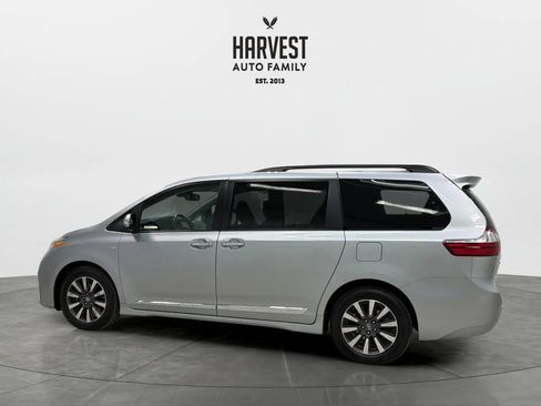 Used 2019 Toyota Sienna Limited Premium AWD/4WD image 3