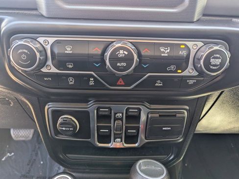 Used 2021 Jeep Gladiator Sport AWD/4WD image 18