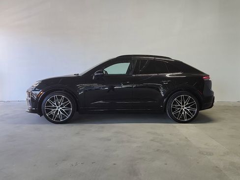 New 2026 Porsche Macan Turbo Electric image 2