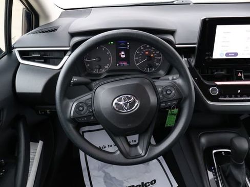 Used 2025 Toyota Corolla LE image 10