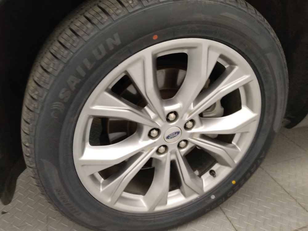 Used 2021 Ford Explorer XLT w/ Equipment Group 202A AWD/4WD image 31