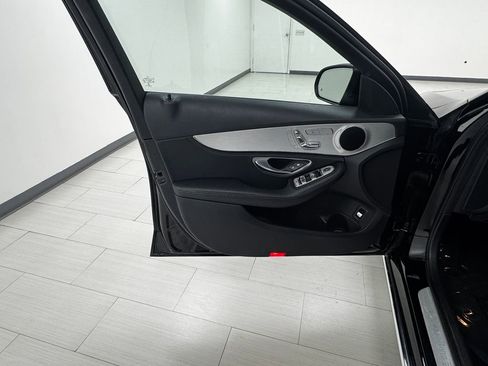 Used 2015 Mercedes-Benz C 300 4MATIC Sedan image 9