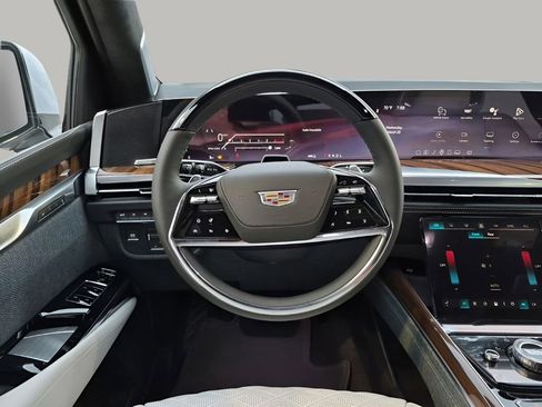 New 2026 Cadillac Escalade ESV Platinum Sport w/ LPO, ONYX Package AWD/4WD image 28