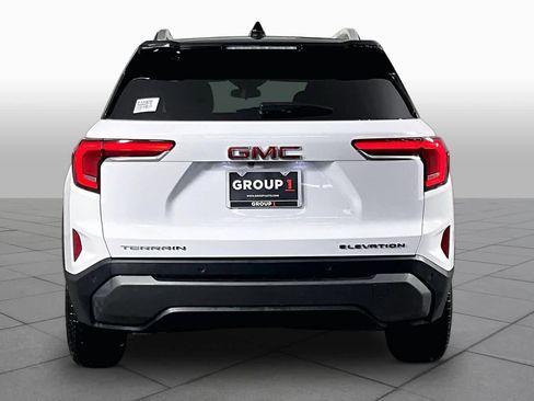 Used 2026 GMC Terrain Elevation w/ Elevation Premium Package FWD image 5