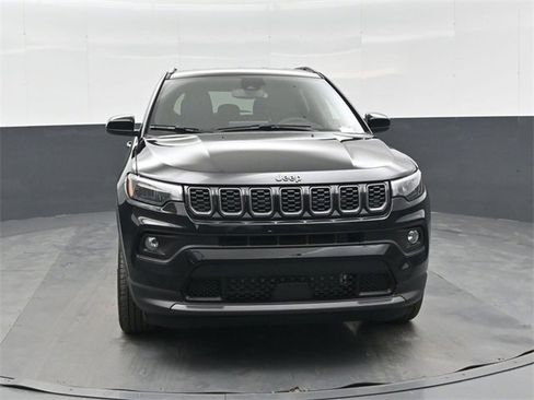 New 2026 Jeep Compass Latitude image 9