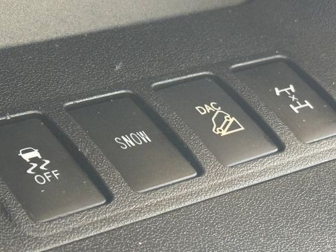 Used 2015 Toyota Highlander XLE AWD/4WD image 14