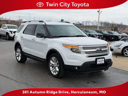 Used 2015 Ford Explorer XLT w/ Equipment Group 202A image 1