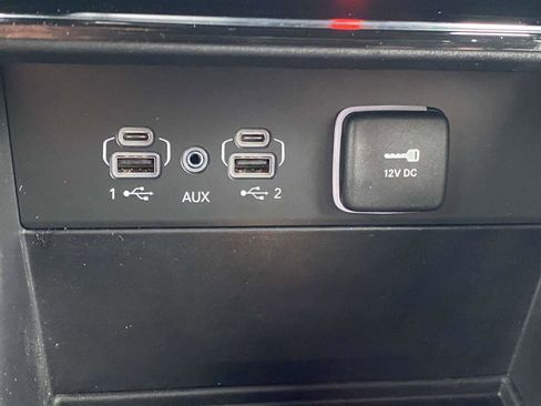 Certified 2024 Jeep Grand Cherokee Laredo image 8