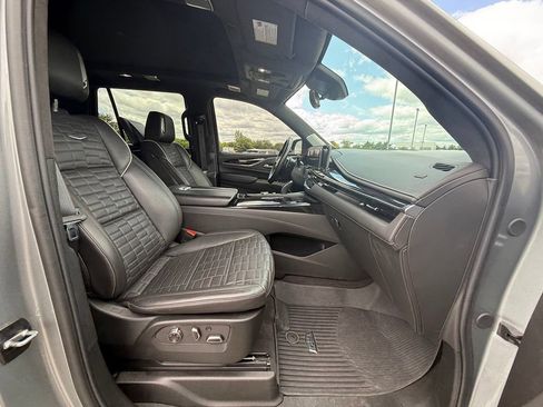 Certified 2024 Cadillac Escalade V w/ Heavy-Duty Trailer Package AWD/4WD image 33