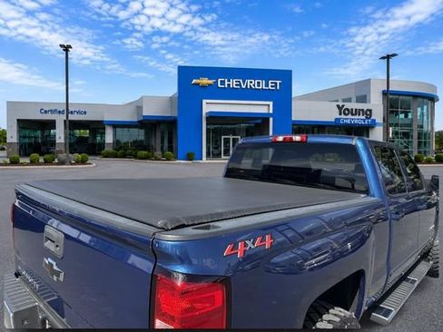 Used 2018 Chevrolet Silverado 1500 LT w/ All Star Edition AWD/4WD image 9