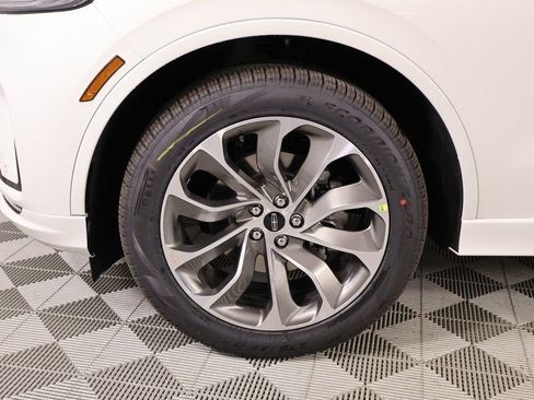 New 2026 Lincoln Aviator AWD w/ Jet Appearance Package image 18